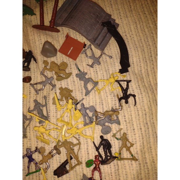 Toys Are Us True Heros Mixed Lot, Soldier, Pirates Boat Trees Action Figures VTG - Picture 4 of 4